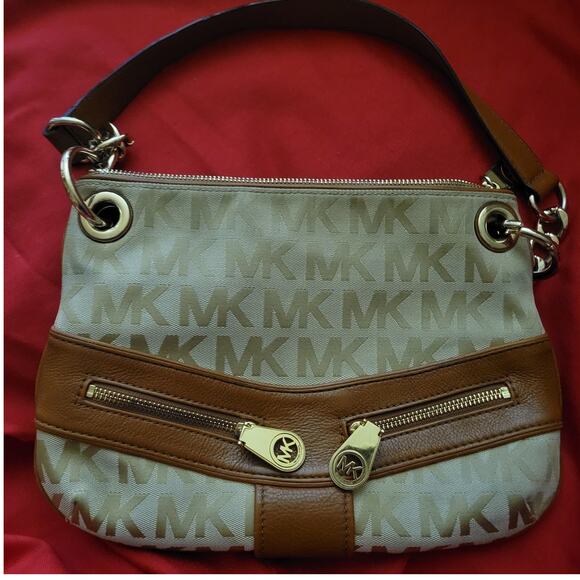 Michael Kors Signature Handbag Tab with Leather and Gold Trim Striking - Picture 1 of 10